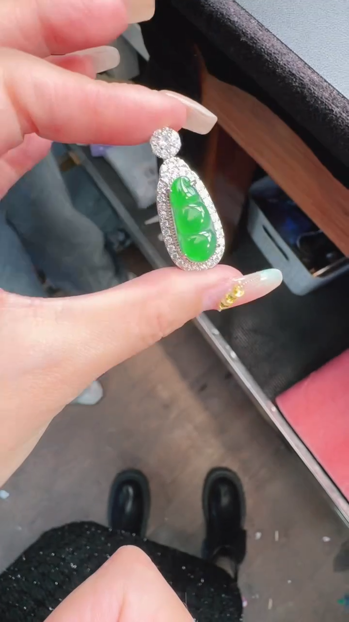 未镶嵌定制翡翠A货有轻微色差属于正常现象，豆子多样性发货1