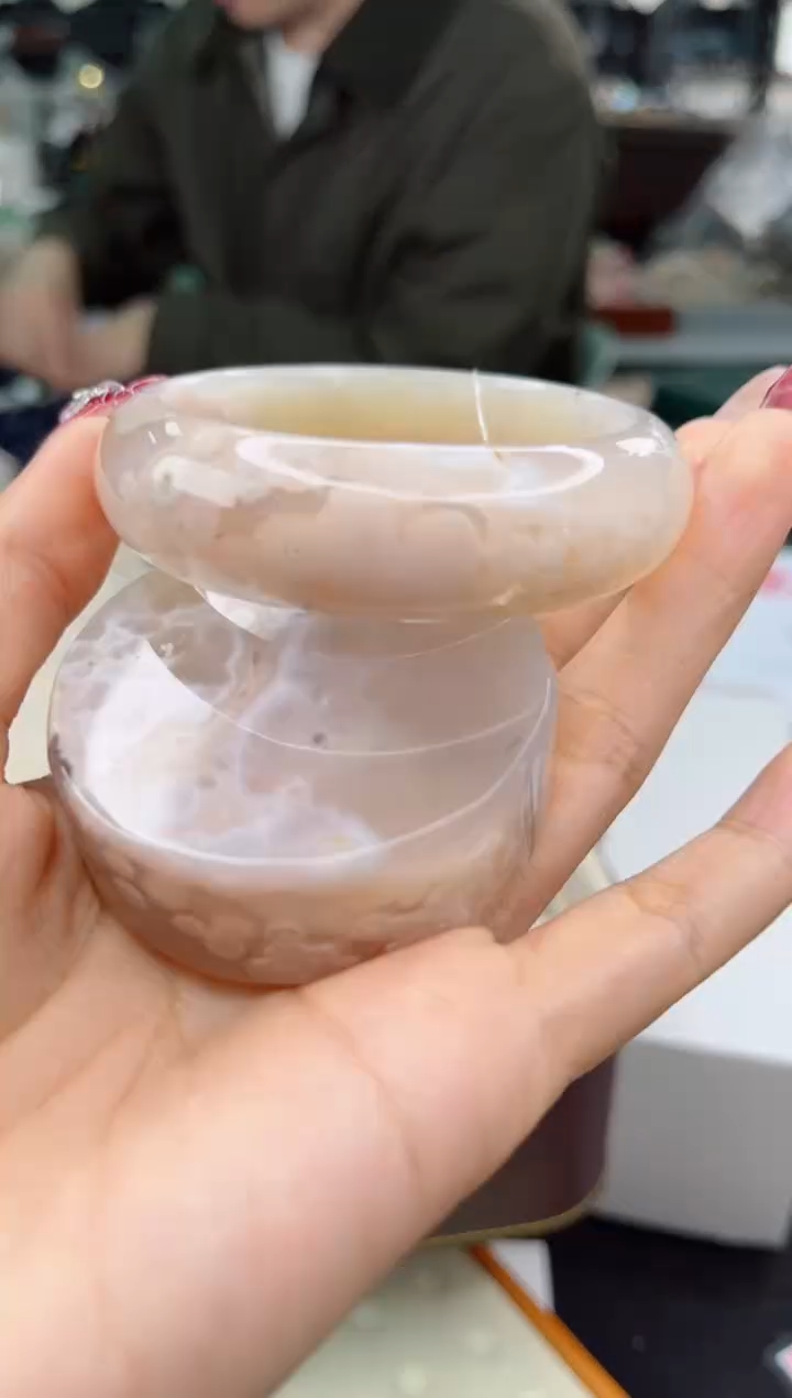 【闪购商品】石英质玉手镯未镶嵌56圈口（赠品镯心）1650158