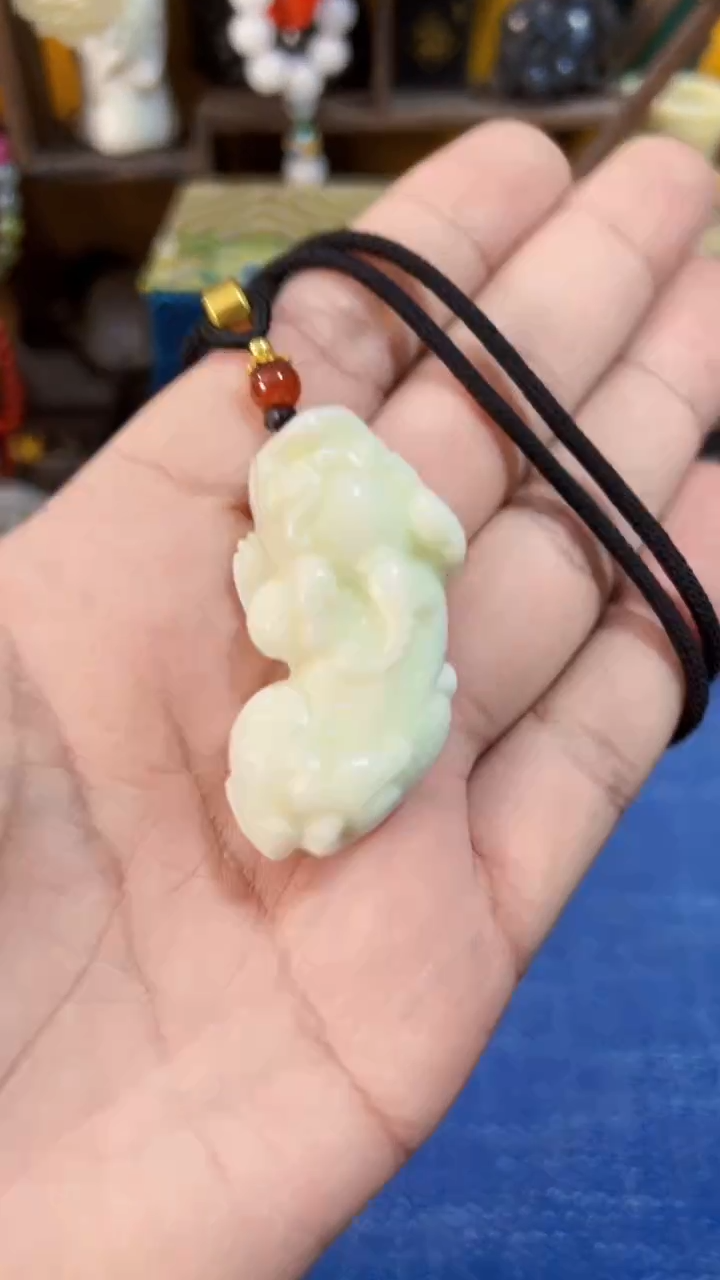 蓝田玉（蛇纹石化大理石玉）挂件合金蓝田 霸王貔貅