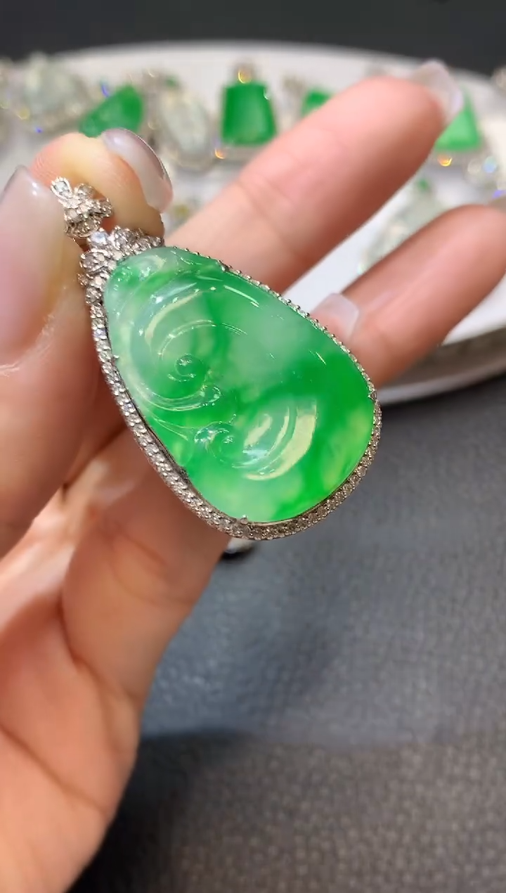 【闪购商品】翡翠18K金镶嵌吊坠(不含链)A75