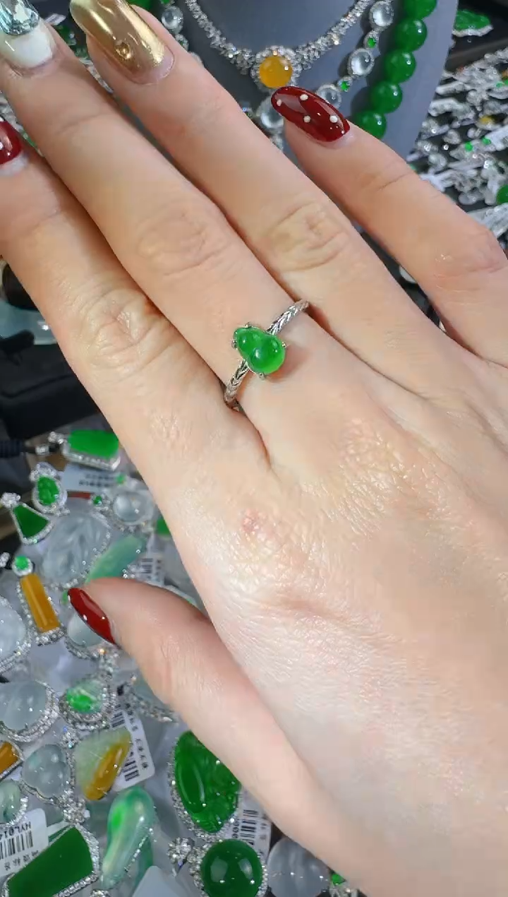 【闪购商品】翡翠戒指银S925镶嵌葫芦