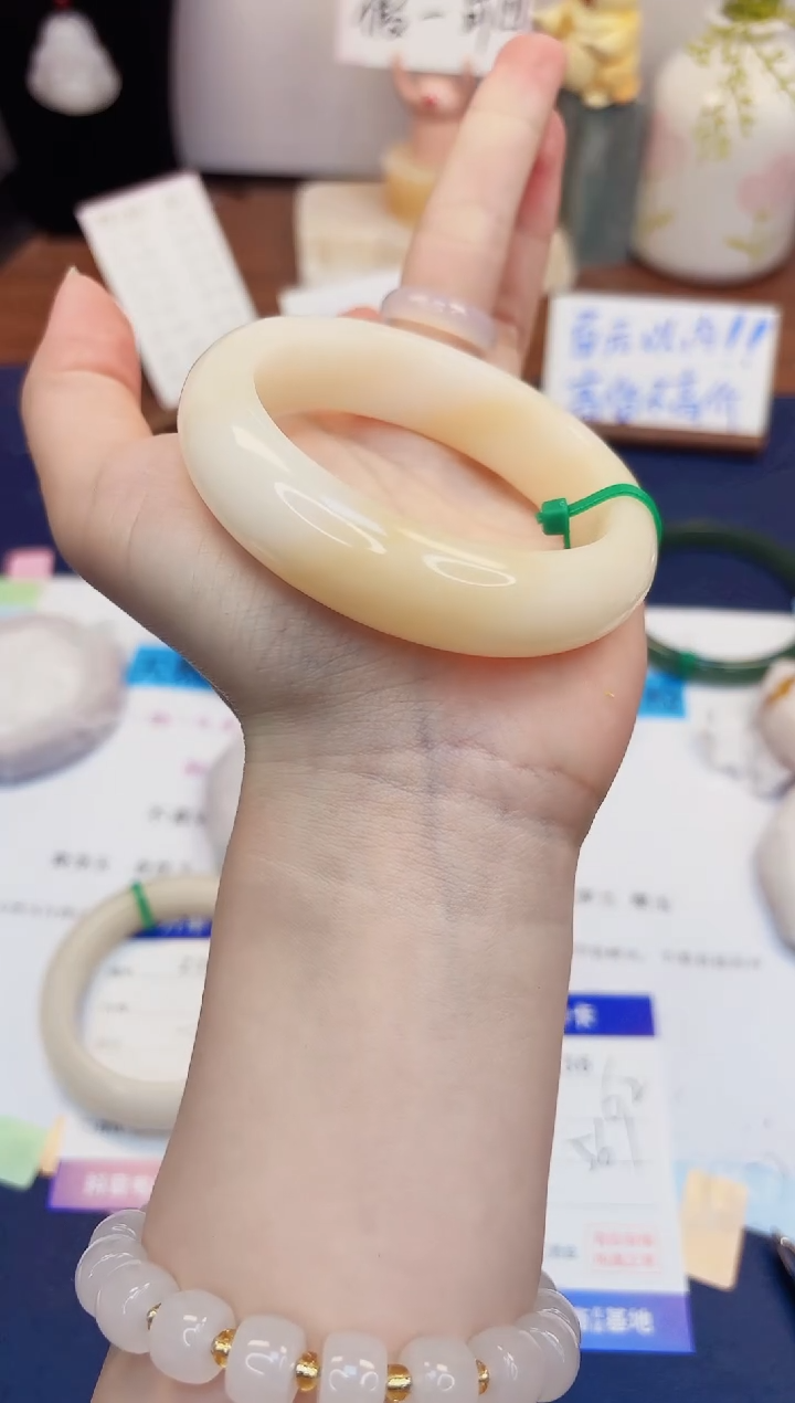 【闪购商品】石英质玉手镯未镶嵌236-财气镯-圈口56