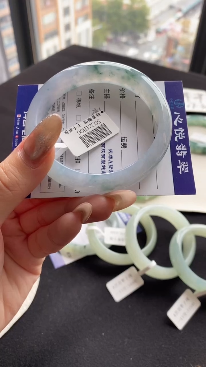 【闪购商品】翡翠手镯未镶嵌58.2正圈飘花--不退不换