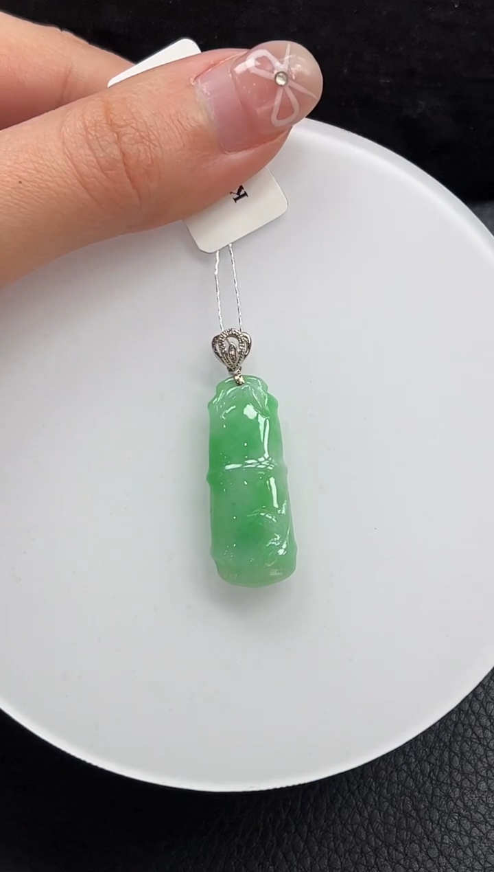 【闪购商品】翡翠颈饰18K金镶嵌竹节