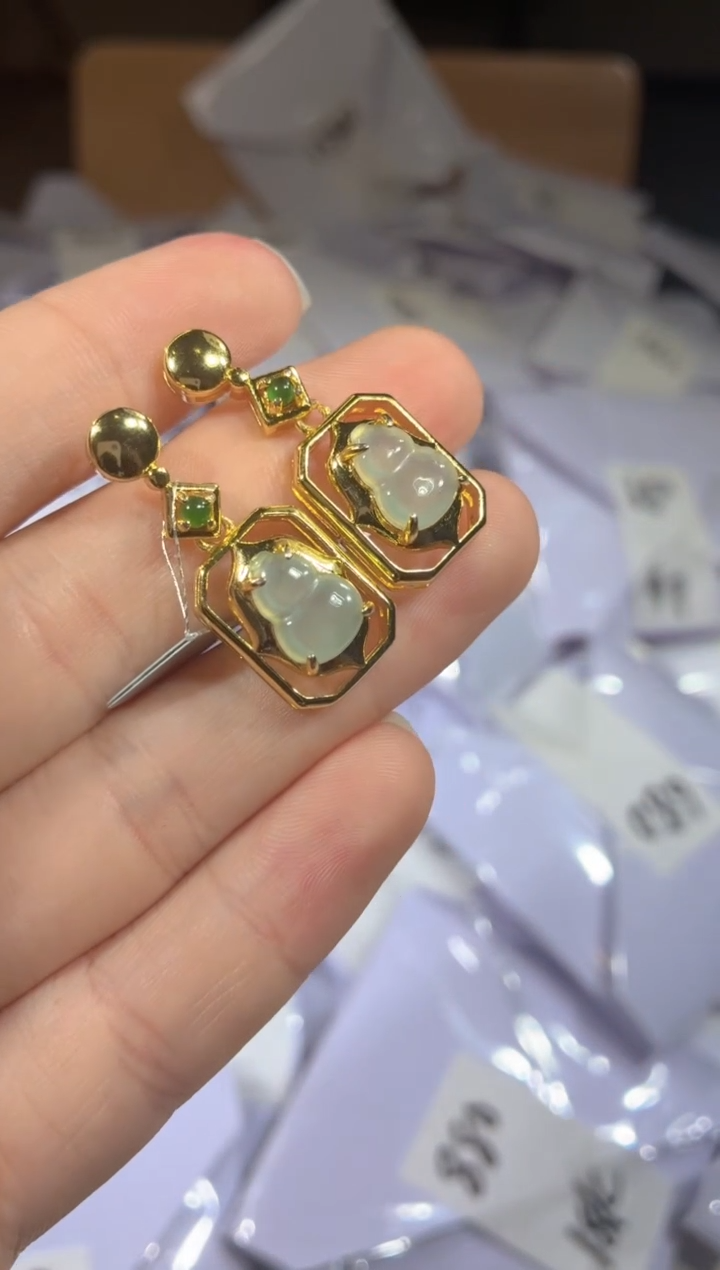 未镶嵌翡翠耳饰葫芦