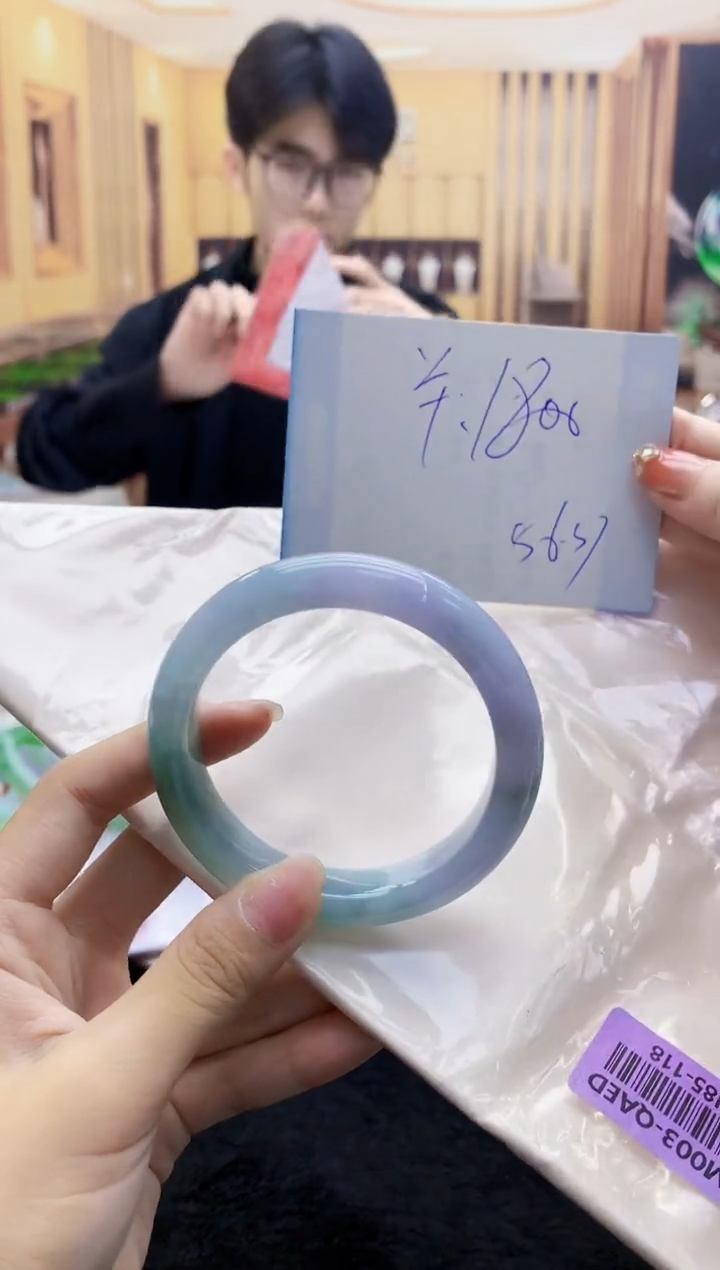 【闪购商品】翡翠手镯未镶嵌     H85-118