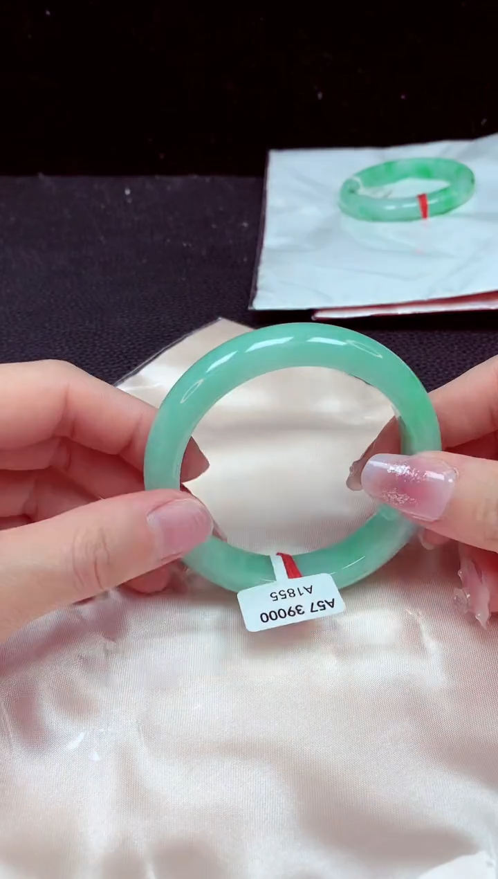 【闪购商品】翡翠手镯未镶嵌镯子058+