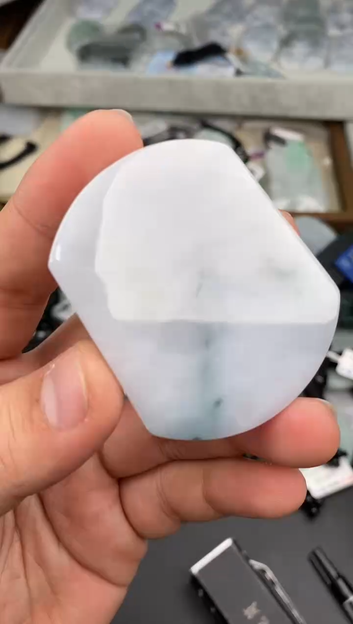 【闪购商品】翡翠颈饰未镶嵌  天然翡翠，一物一图