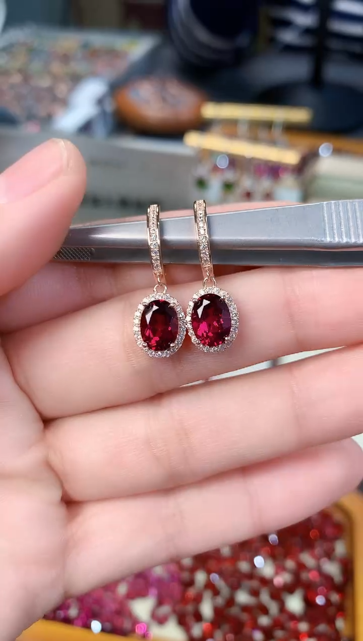 【闪购商品】石榴石耳扣银S925镶嵌天然镁铝