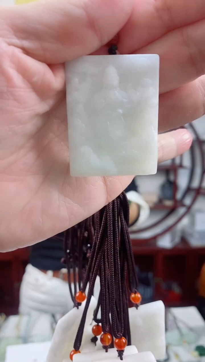 未镶嵌岫玉颈饰开**、观音