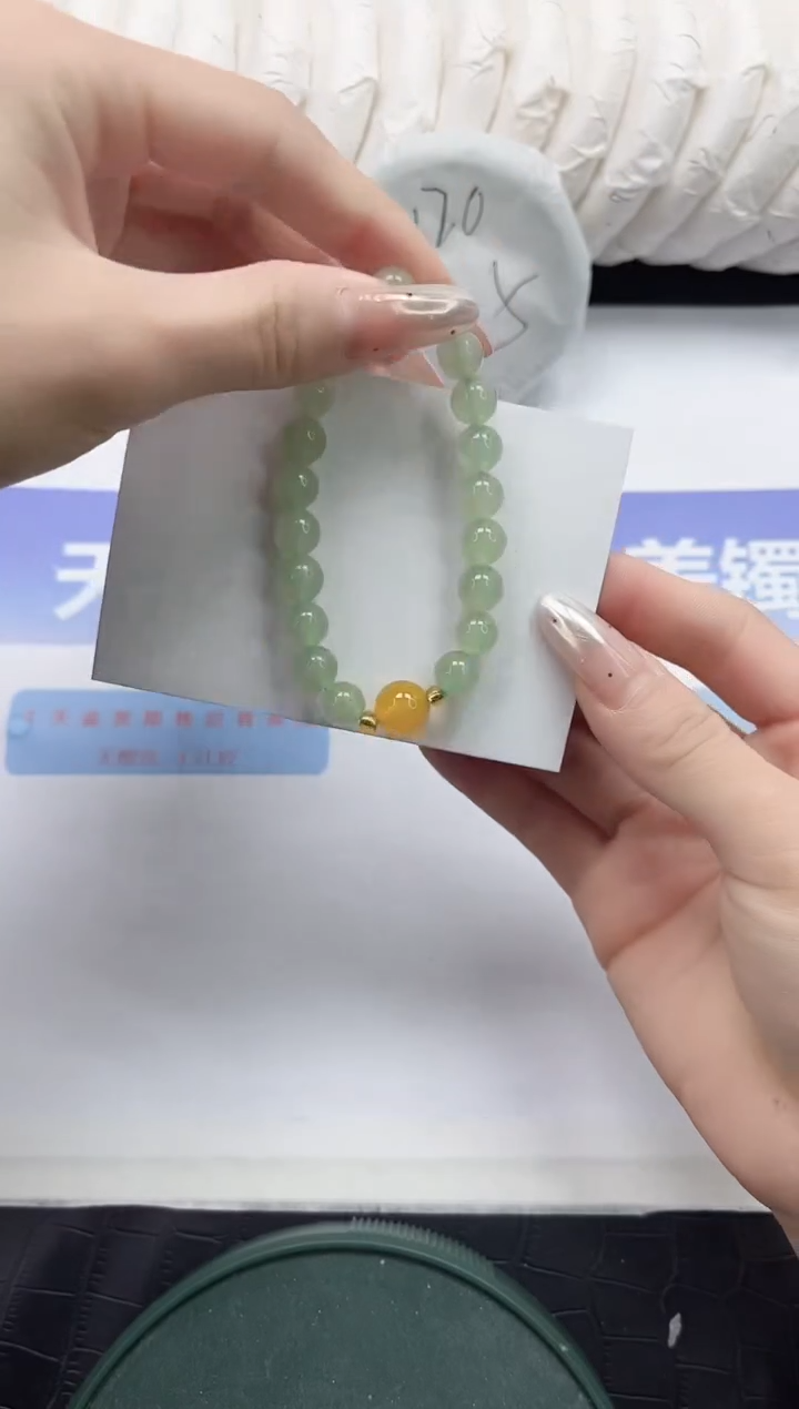 未镶嵌手镯石英质玉777