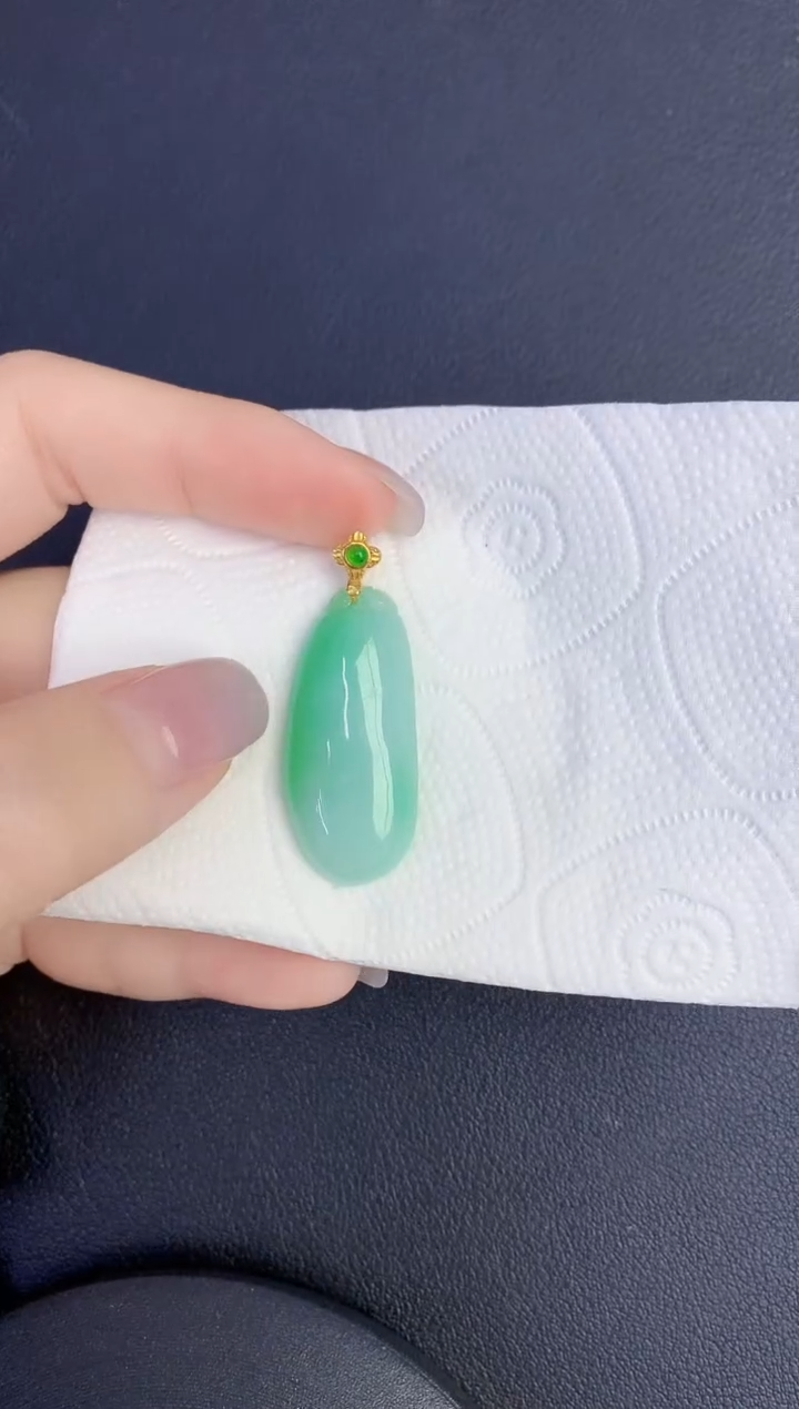 颈饰未镶嵌翡翠缅甸天然翡翠A货