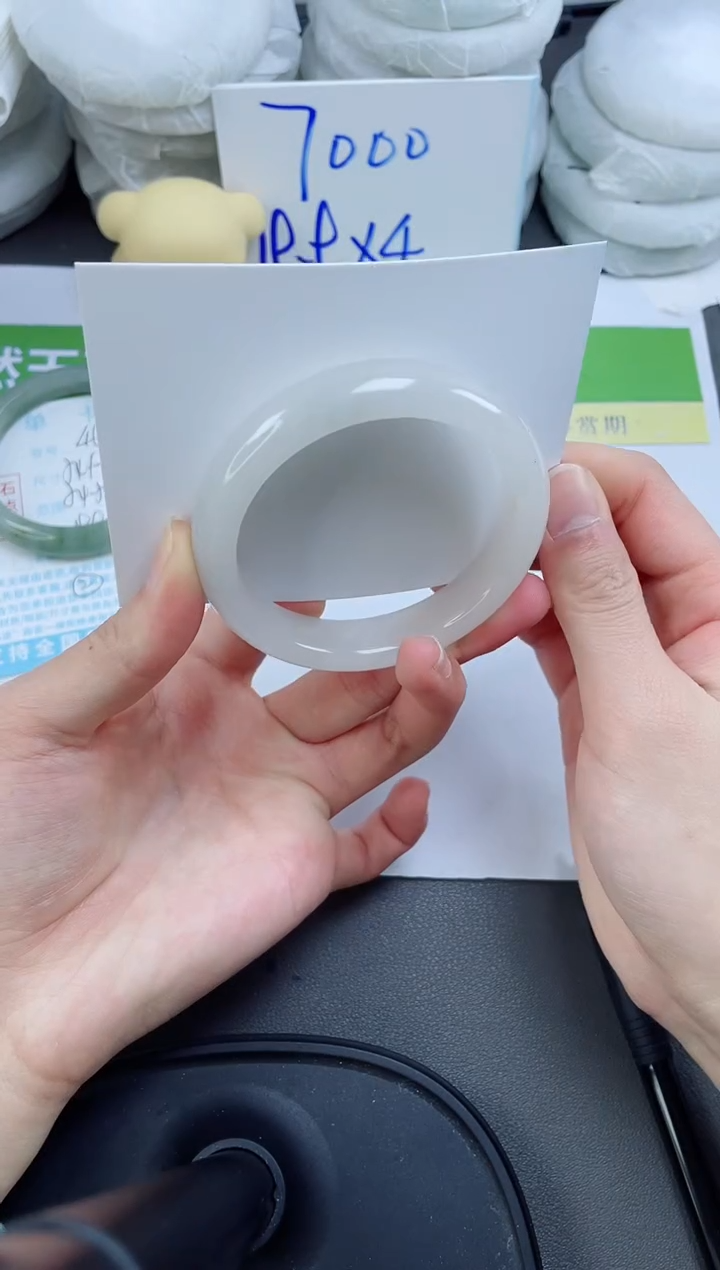 【闪购商品】石英质玉手镯未镶嵌47-55