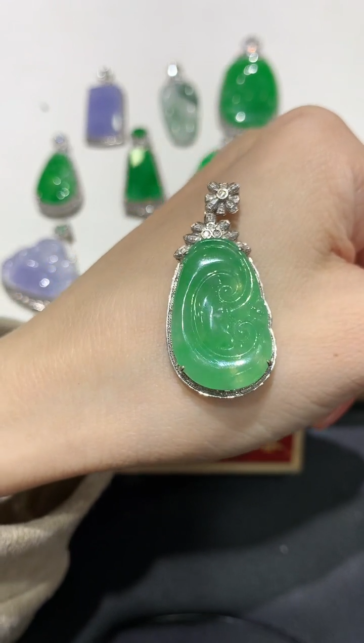 【闪购商品】翡翠吊坠(不含链)18K金镶嵌团购2