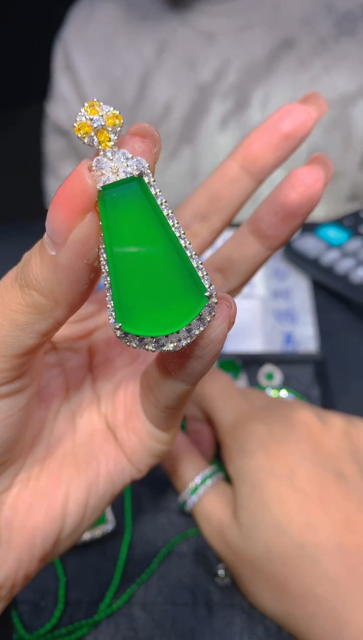 【闪购商品】定制翡翠未镶嵌888多样性发货（发其一）