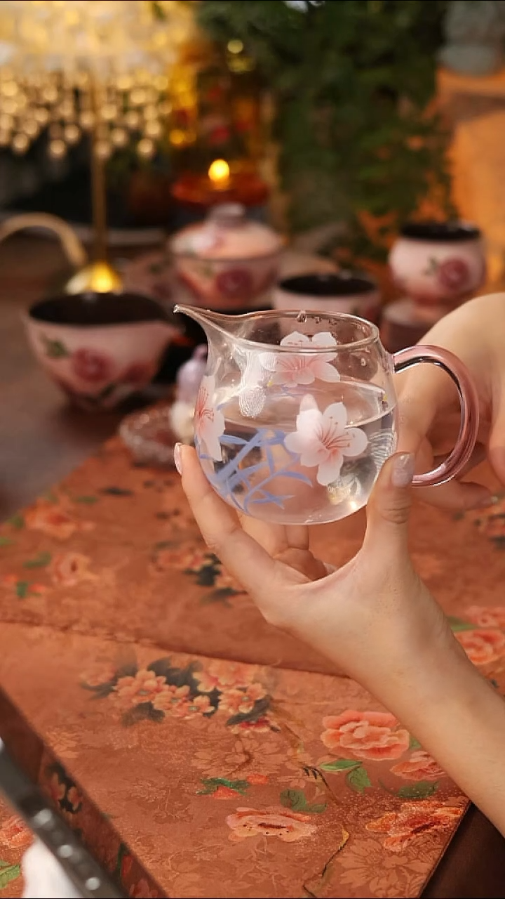透明公杯哈哈哈哈哈