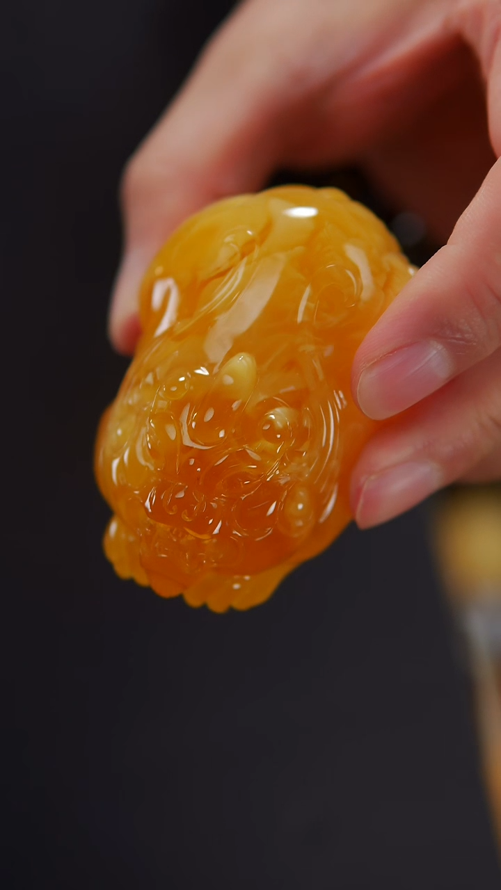 【闪购商品】蜜蜡裸石未镶嵌焦皮橘底妖花貔貅81.7