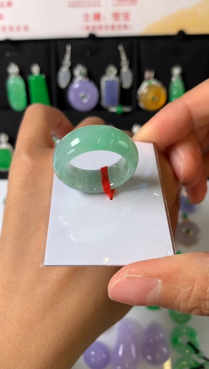 未镶嵌戒圈翡翠戒圈