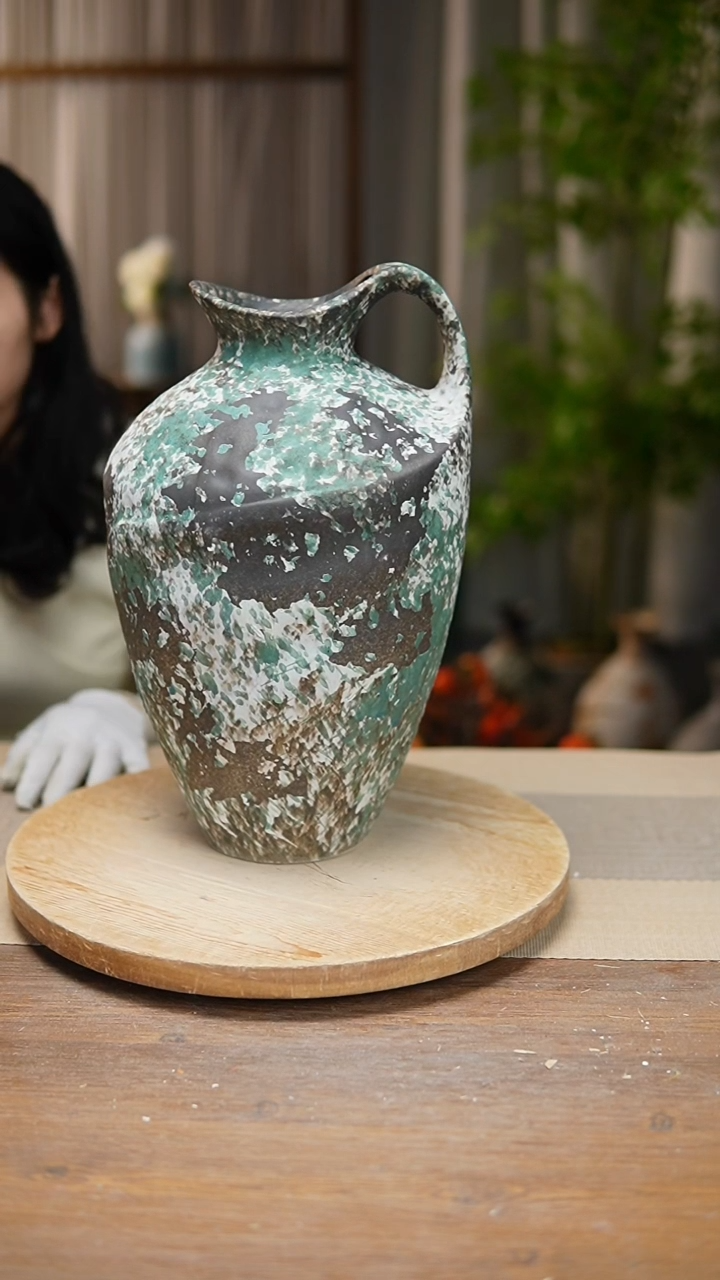 【闪购商品】陶瓷    花器涂鸦绿奶壶