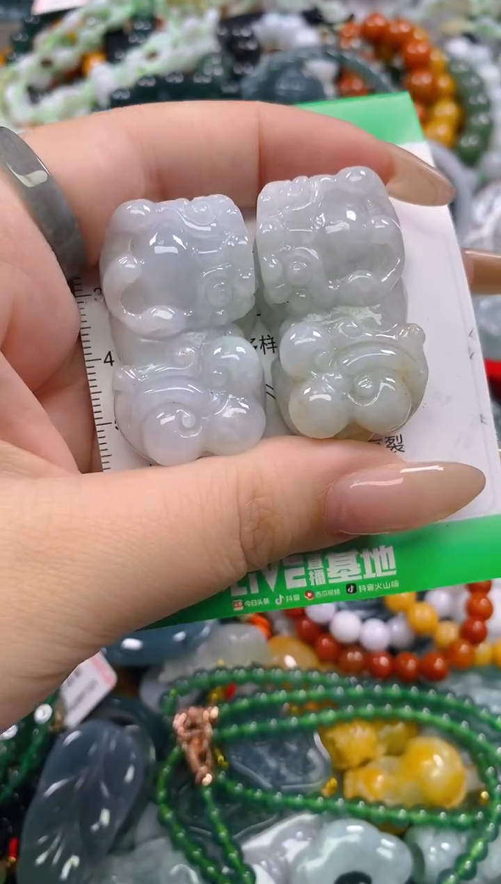 颈饰未镶嵌翡翠L****?闪购0248773