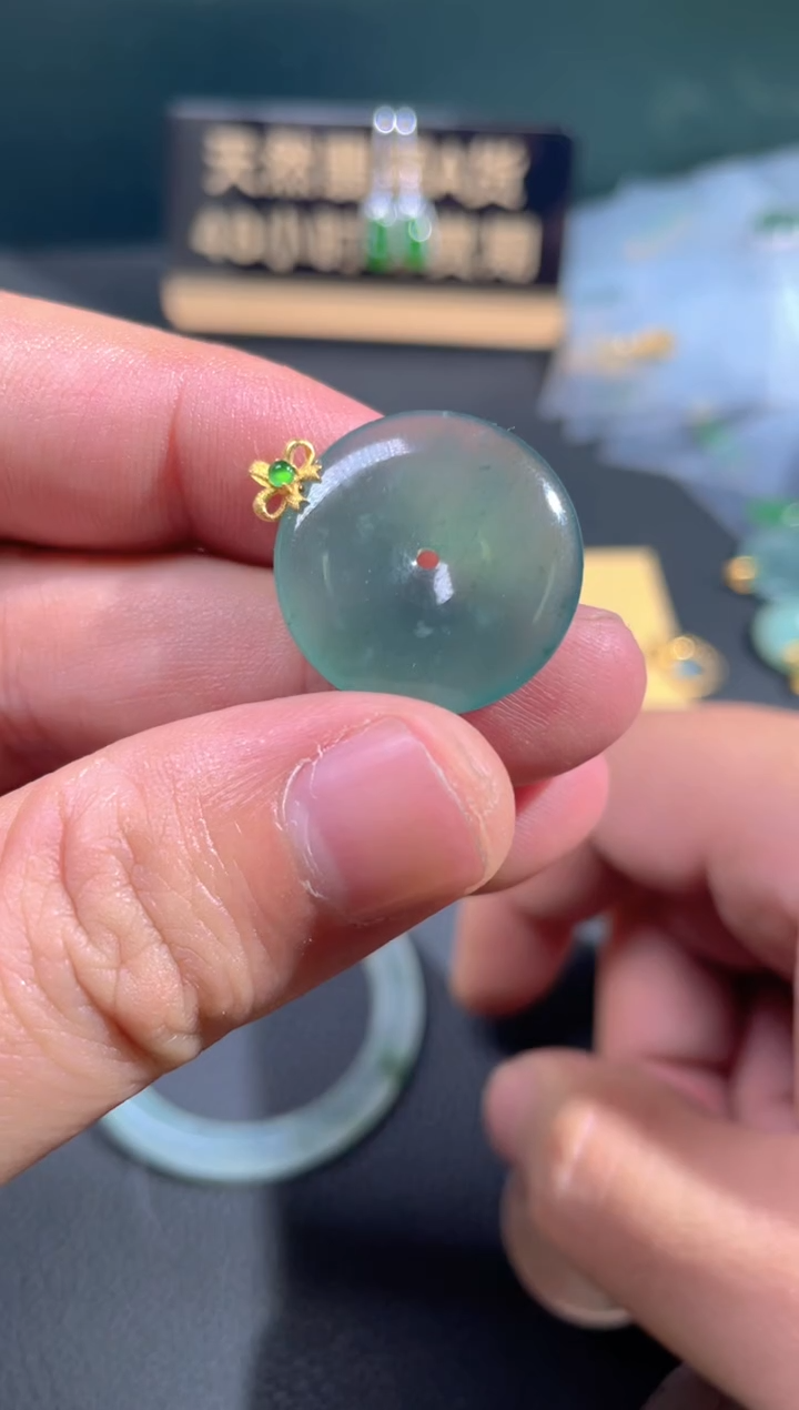 【闪购商品】翡翠颈饰18K金镶嵌翡翠