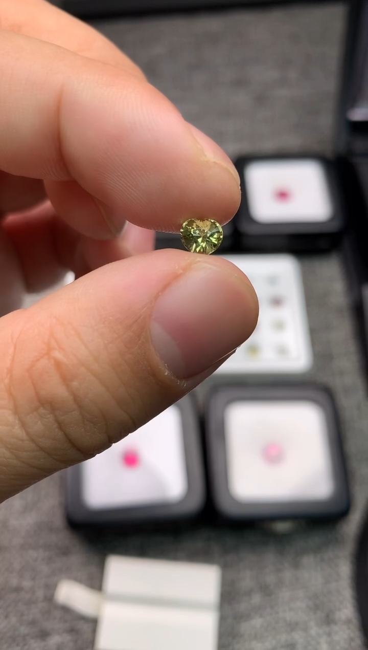 裸石金绿宝石0.8克拉