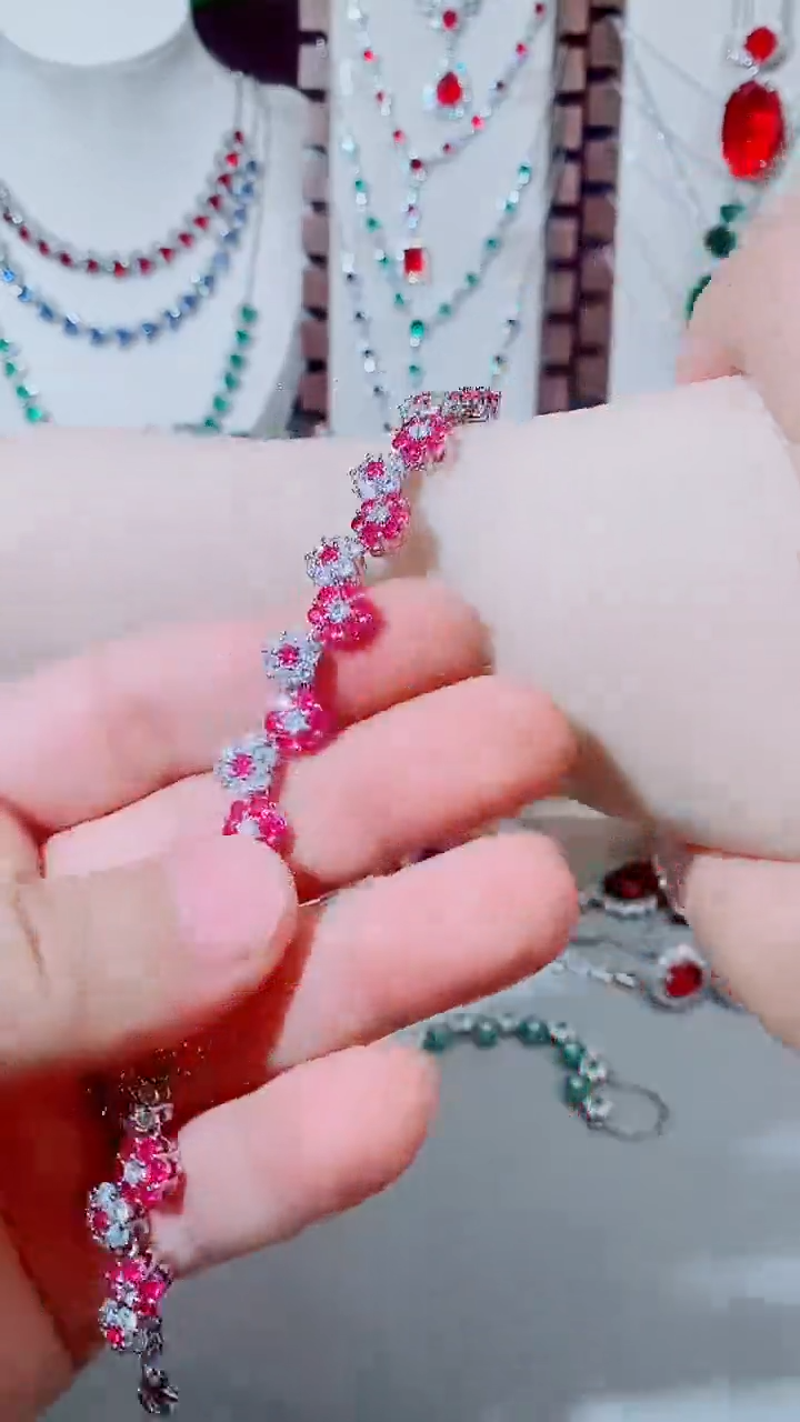 未镶嵌手链红宝石红宝石小花手链