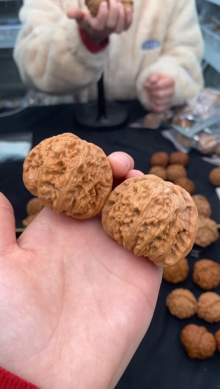 【闪购商品】文玩核桃把件白狮子44-t835