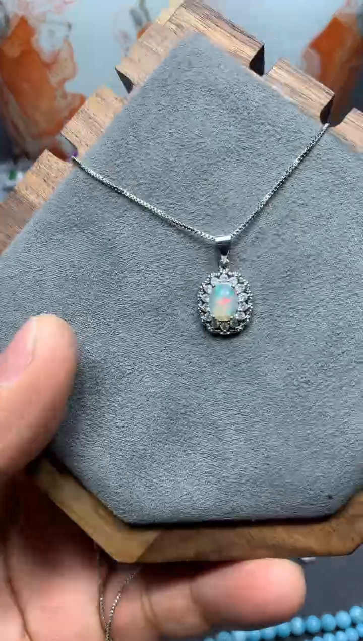 【闪购商品】欧泊颈饰未镶嵌W45（随机性发货只发一单)