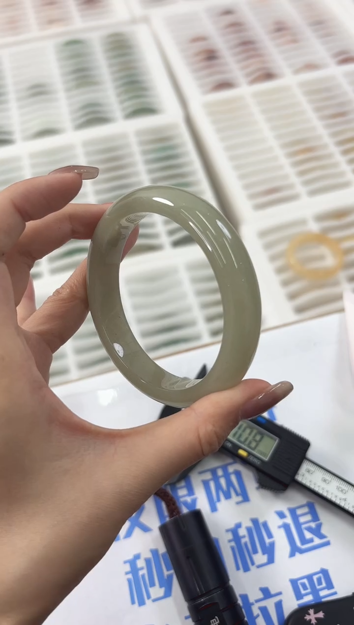 未镶嵌手镯石英质玉23-62D