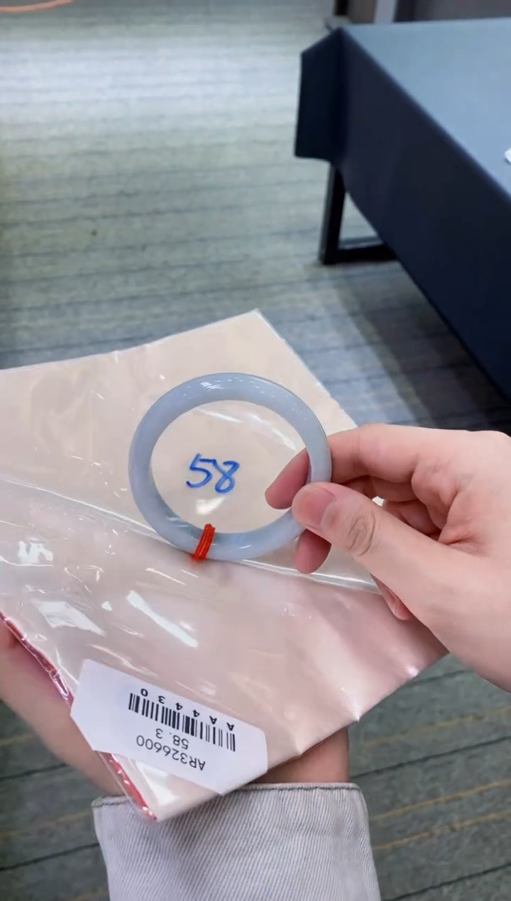 【闪购商品】翡翠手镯未镶嵌           