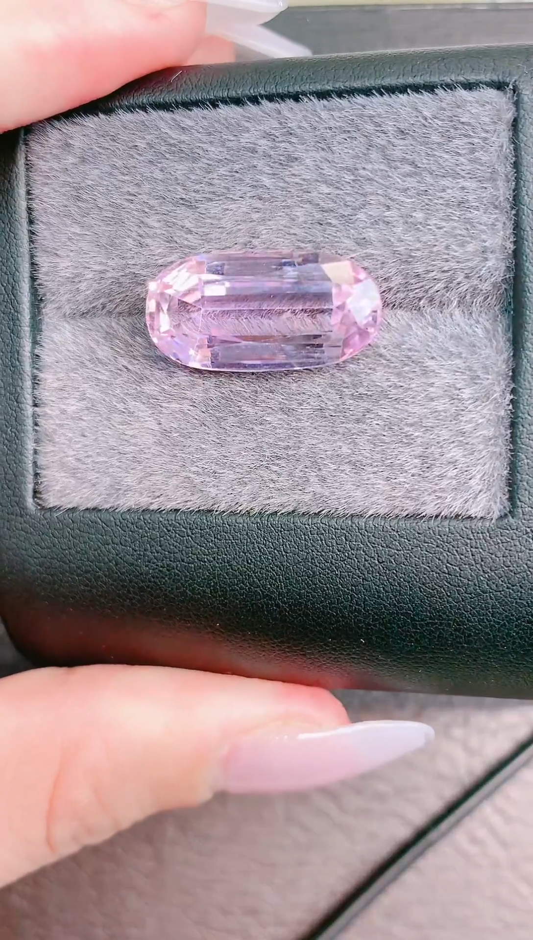 未镶嵌锂辉石裸石14.9ct