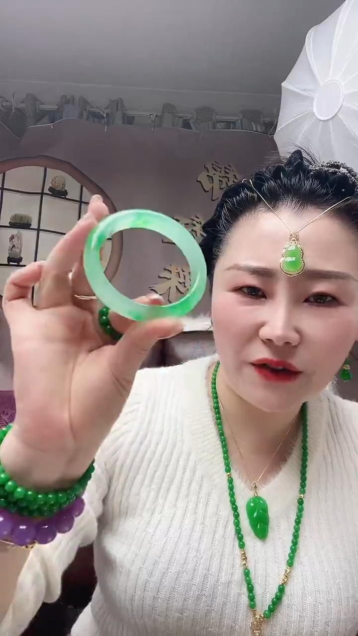 【闪购商品】翡翠手镯未镶嵌59圈口