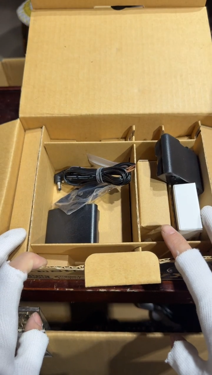 8新不**糖 611   中古商品，瑕疵品，不保好坏。
