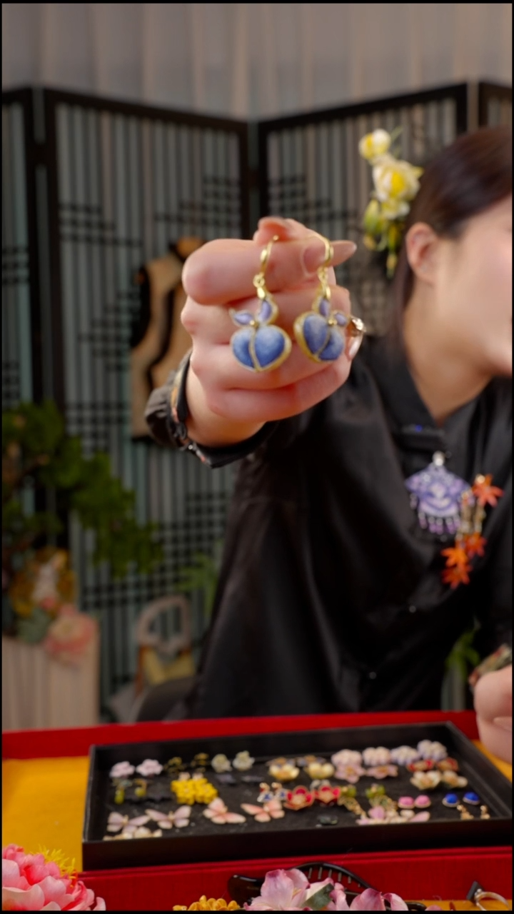 刺绣没***_非遗苏绣手工饰品