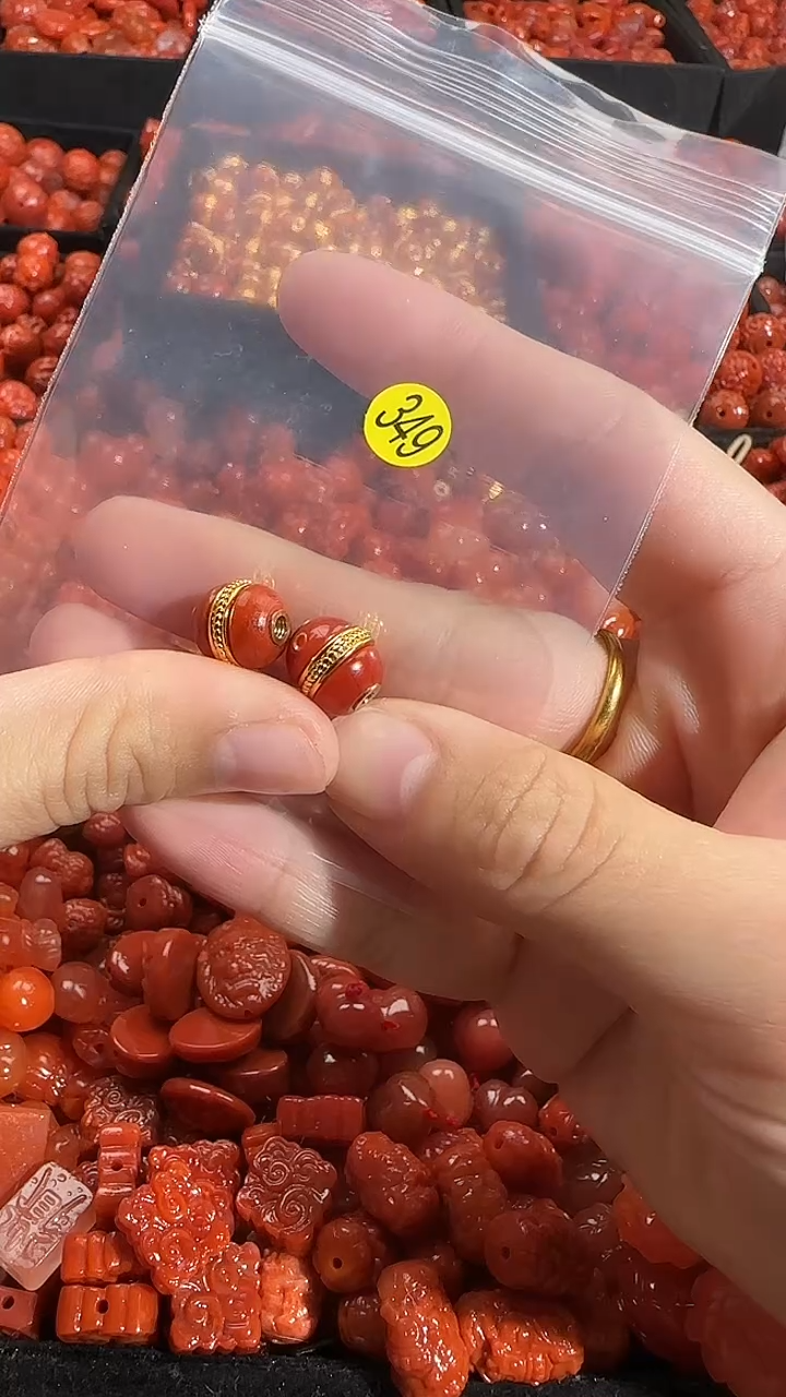 颈饰未镶嵌南红玛瑙1