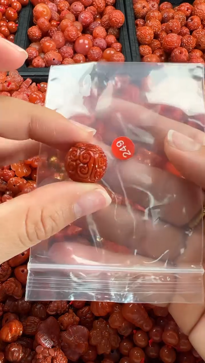 【闪购商品】南红玛瑙颈饰未镶嵌1