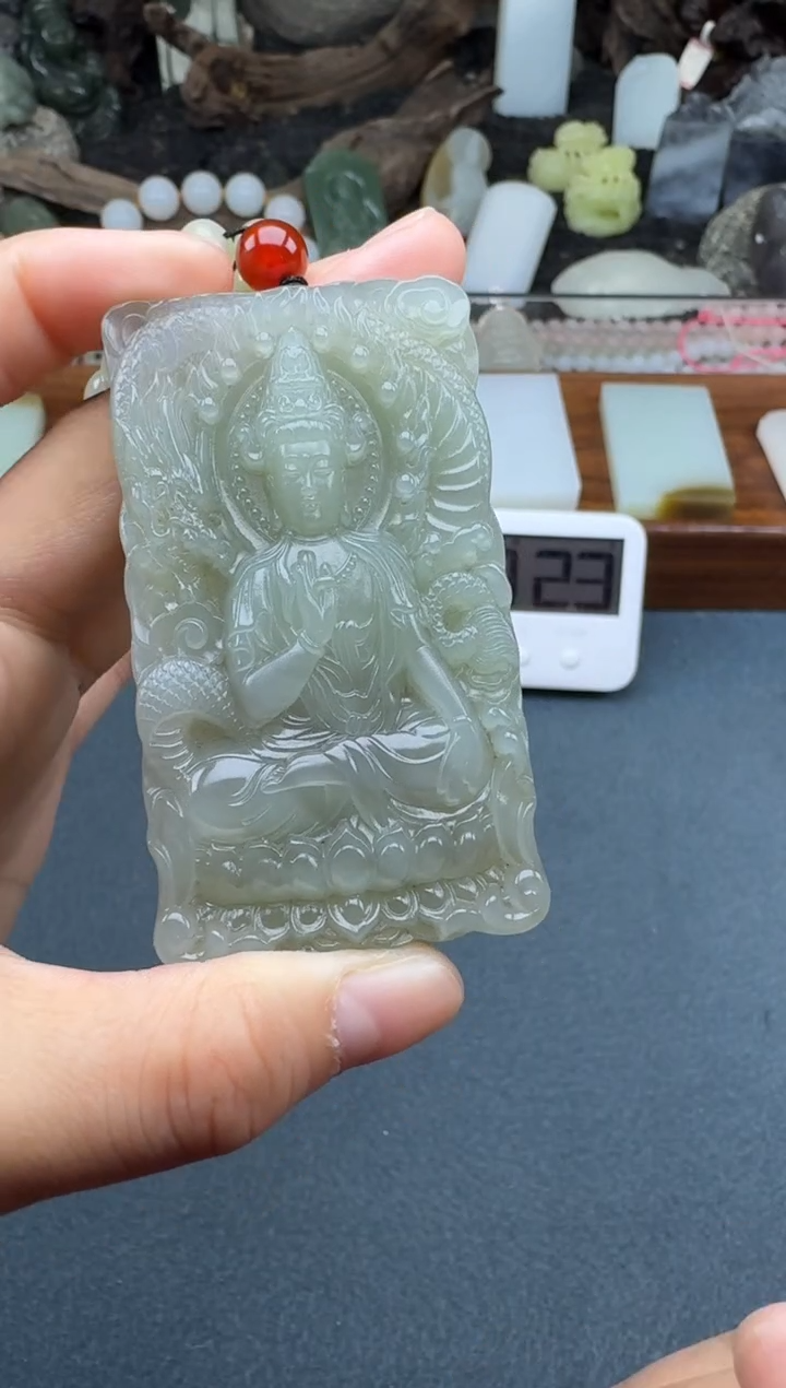 【闪购商品】和田玉未镶嵌颈饰开心