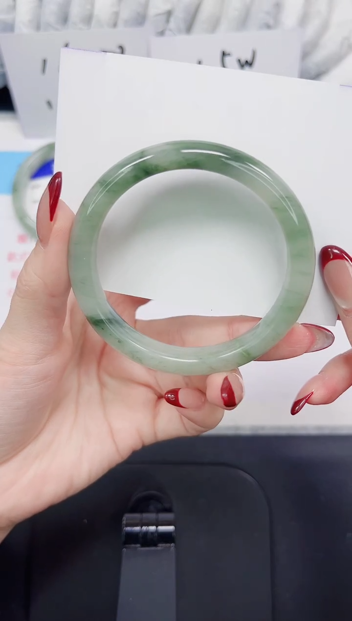 【闪购商品】石英质玉手镯未镶嵌157