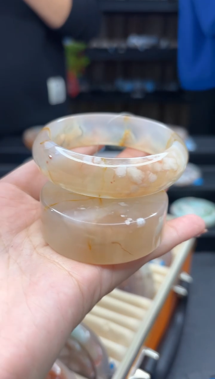 【闪购商品】石英质玉手镯未镶嵌167（56圈赠送镯心）