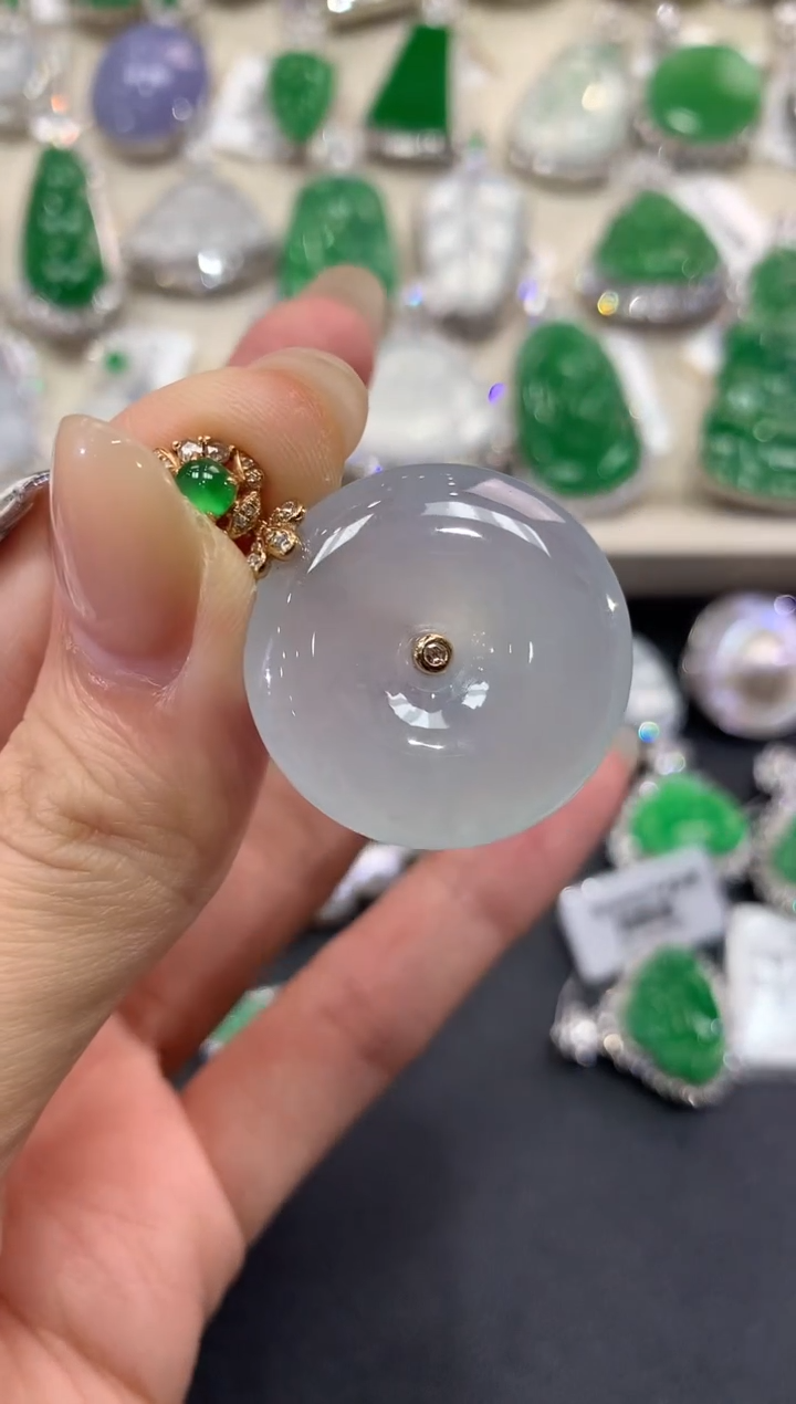 【闪购商品】翡翠吊坠(不含链)18K金镶嵌q47      