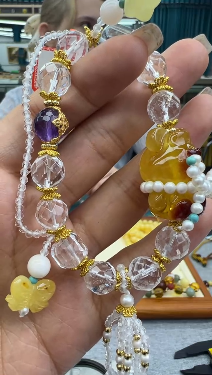 未镶嵌琥珀手链89秒拍号