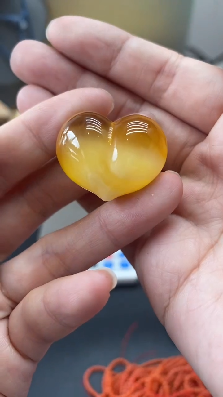 琥珀未镶嵌珠宝奇石54