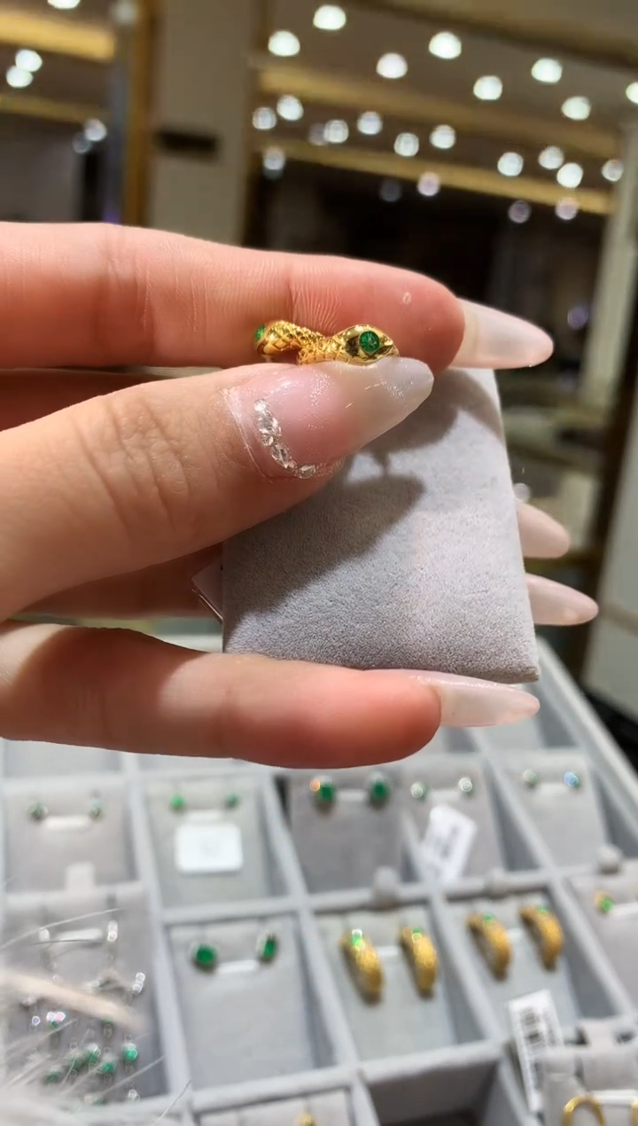 【闪购商品】祖母绿耳饰18K金镶嵌祖母绿耳饰008