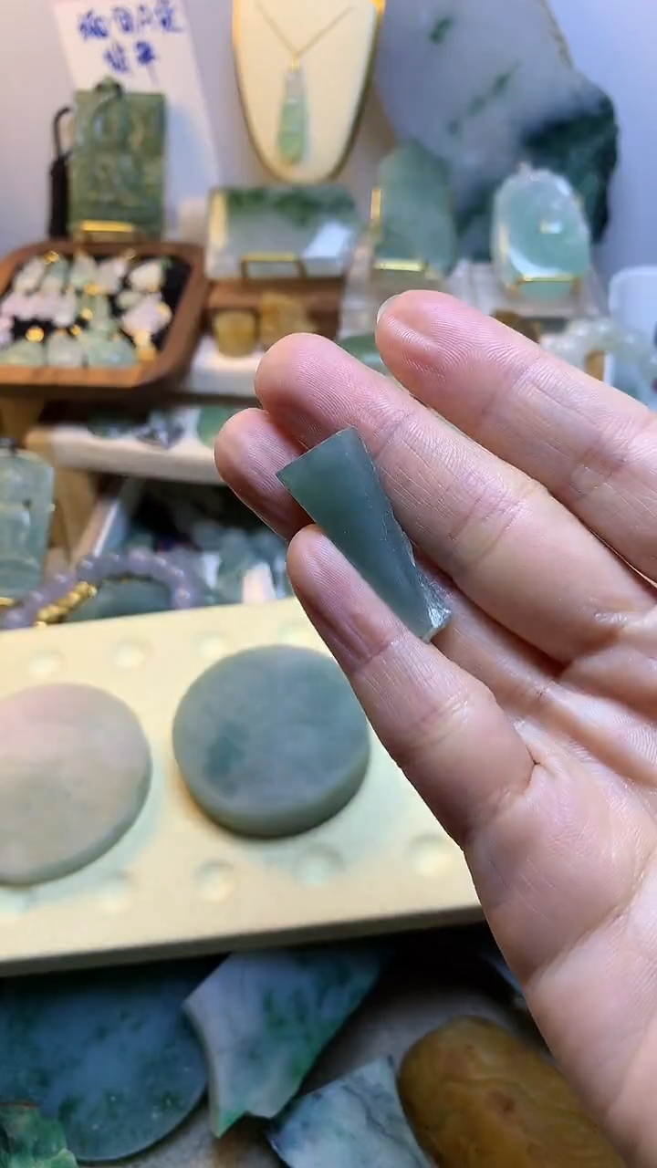 未镶嵌挂件翡翠川*缅甸A货翡翠,没有运费险,有纹有裂