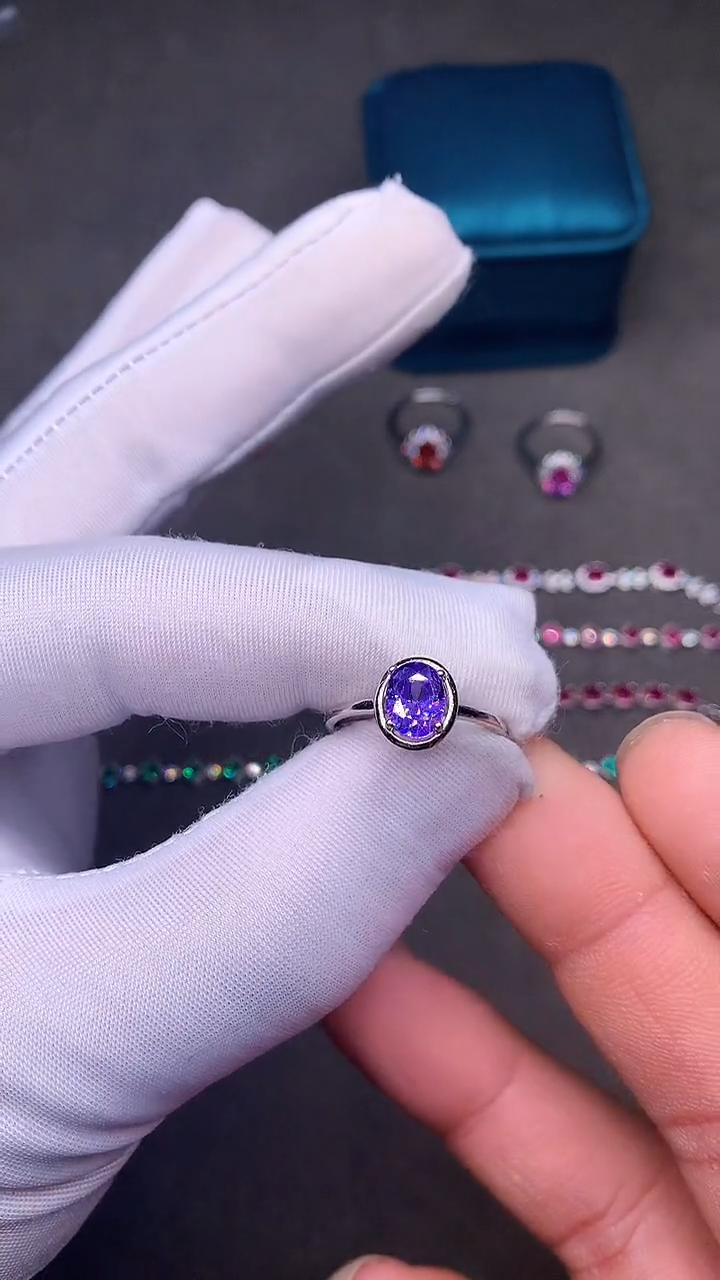 【闪购商品】彩色蓝宝石戒指银S925镶嵌······