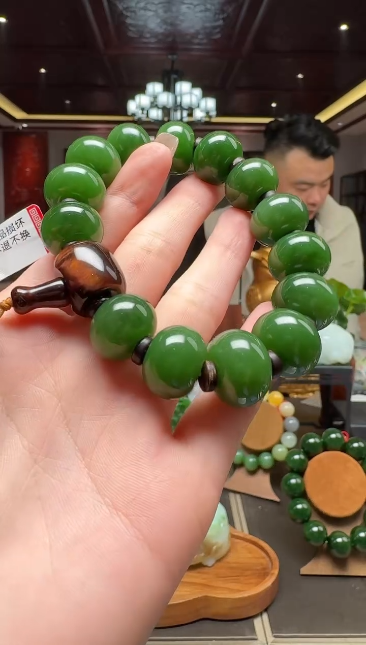 未镶嵌和田玉挂件by