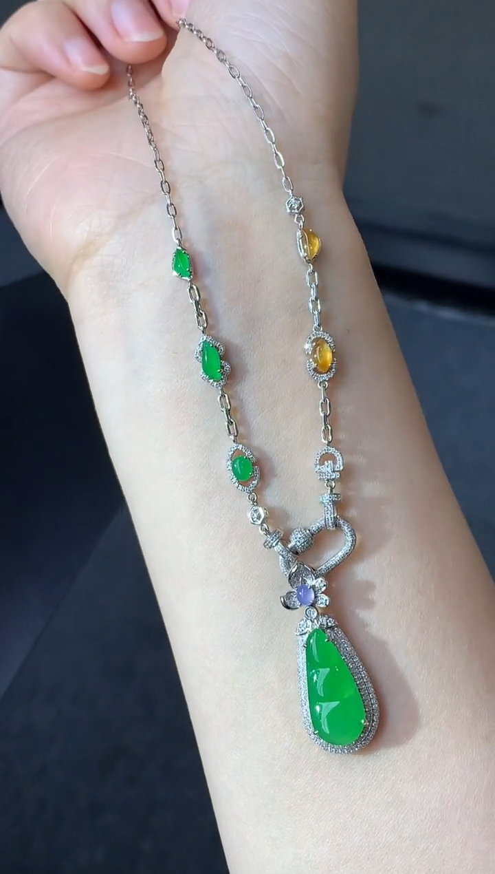 颈饰18K金镶嵌翡翠733-中国好珍宝