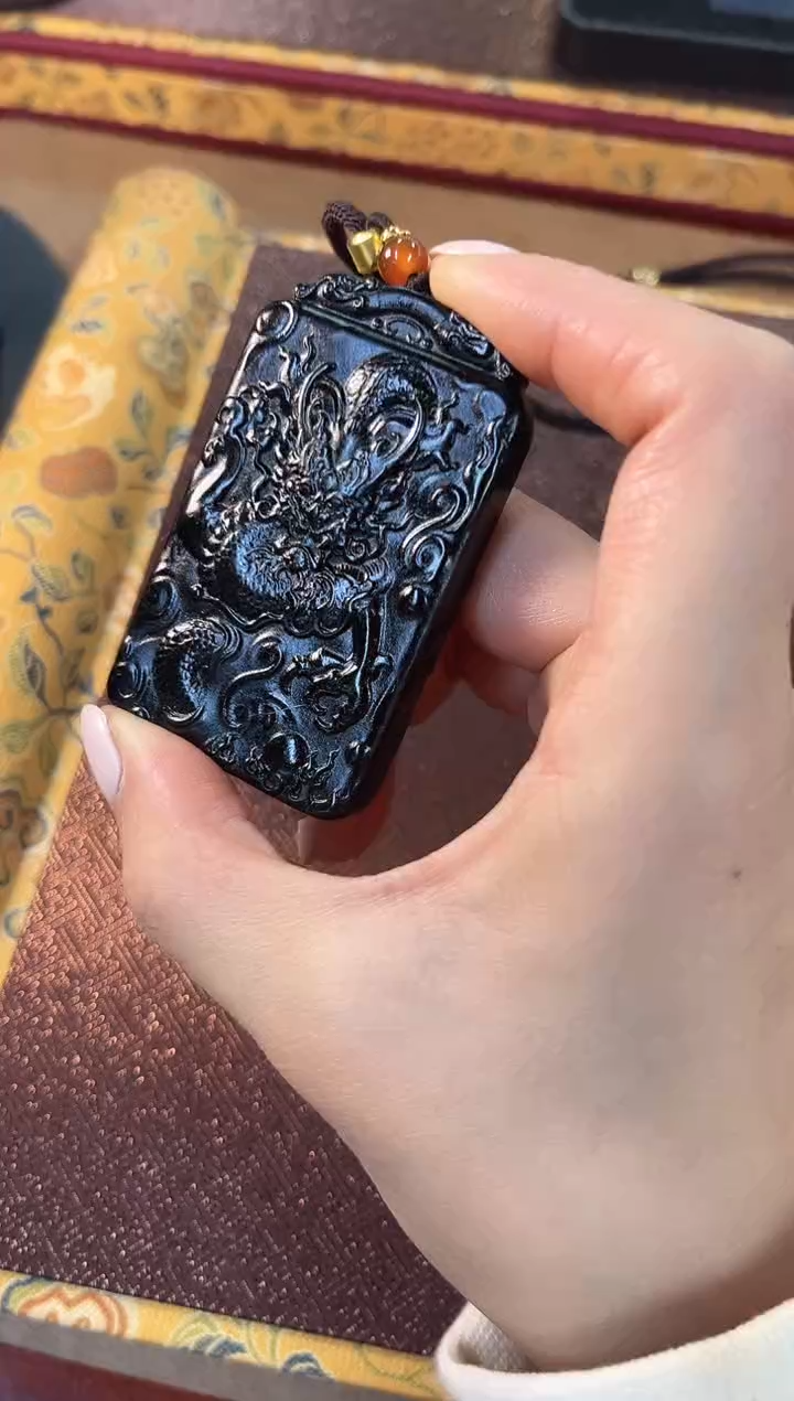 颈饰未镶嵌和田玉和田玉挂件龙牌龙山水M014