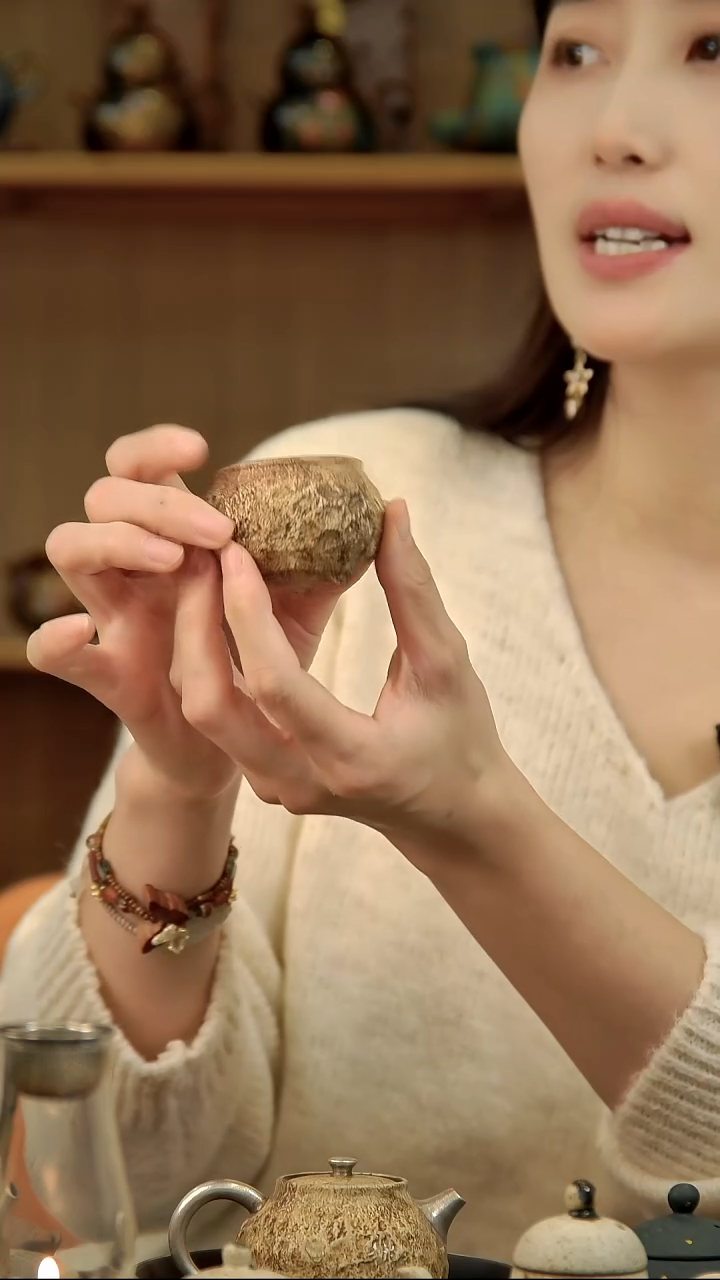 言野手作 粉引仿古三足杯